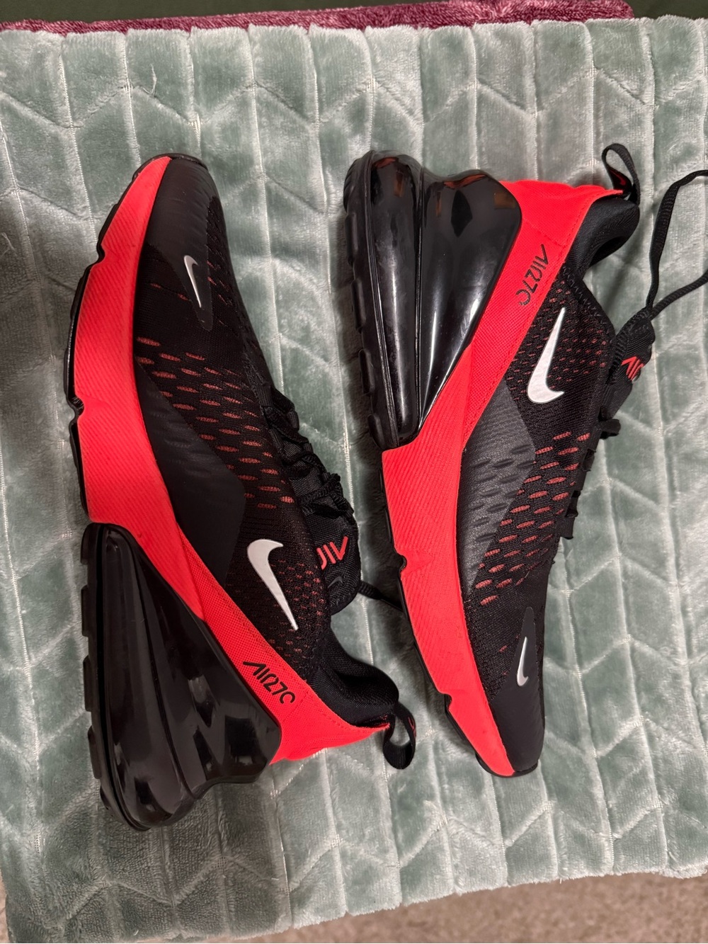 Nike Men’s Air Max 270 Black & Red Athletic Sneakers